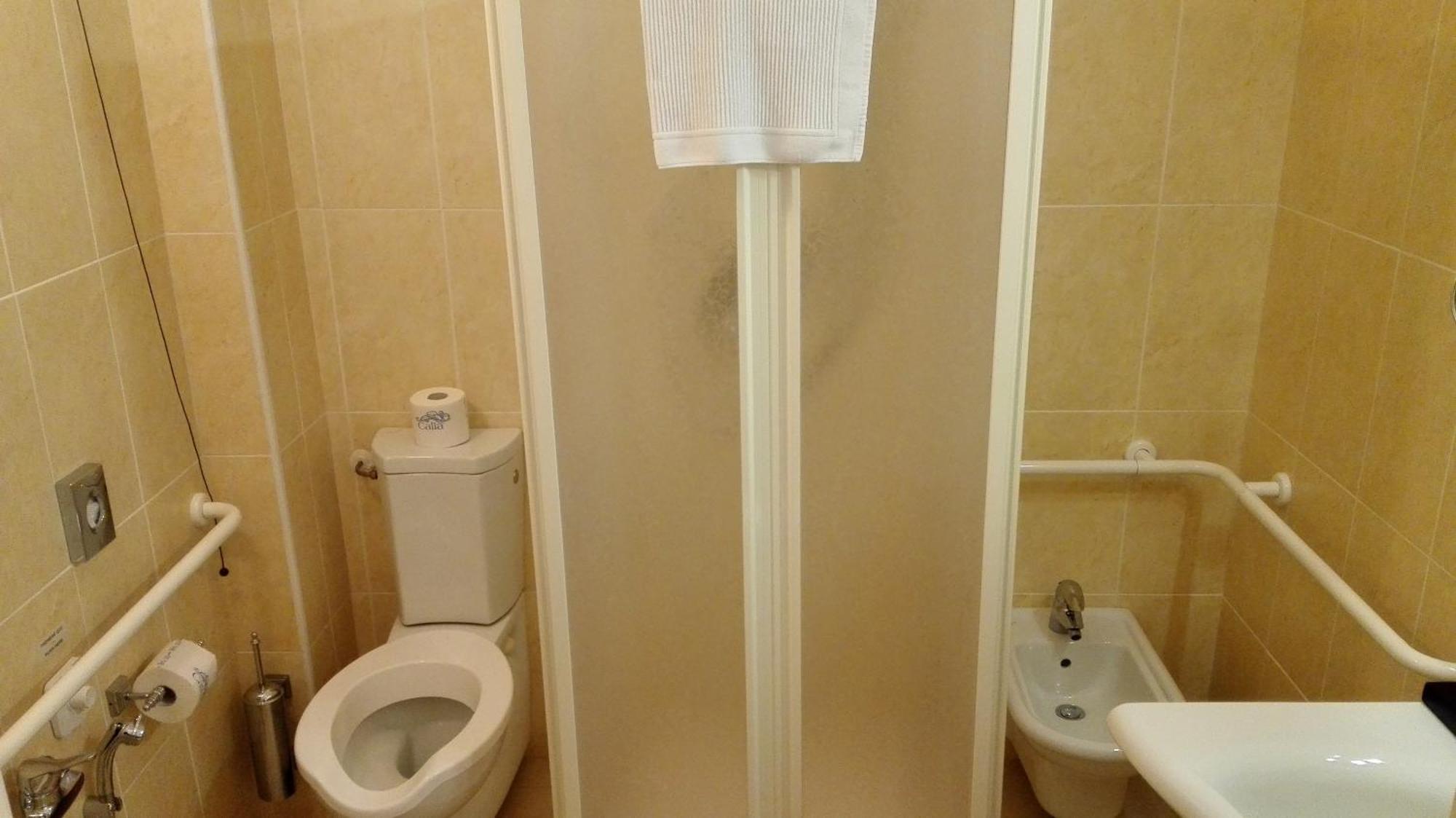Double or Twin Room Disability Access